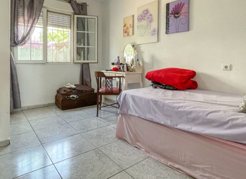 4 quarto Casa em Banda para venda em Orihuela Costa com piscina - 295 000 € (Ref: 9932426)