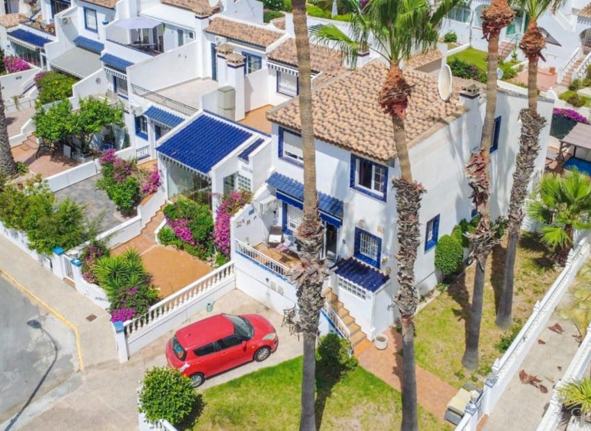 4 quarto Casa em Banda para venda em Orihuela Costa com piscina - 295 000 € (Ref: 9932426)