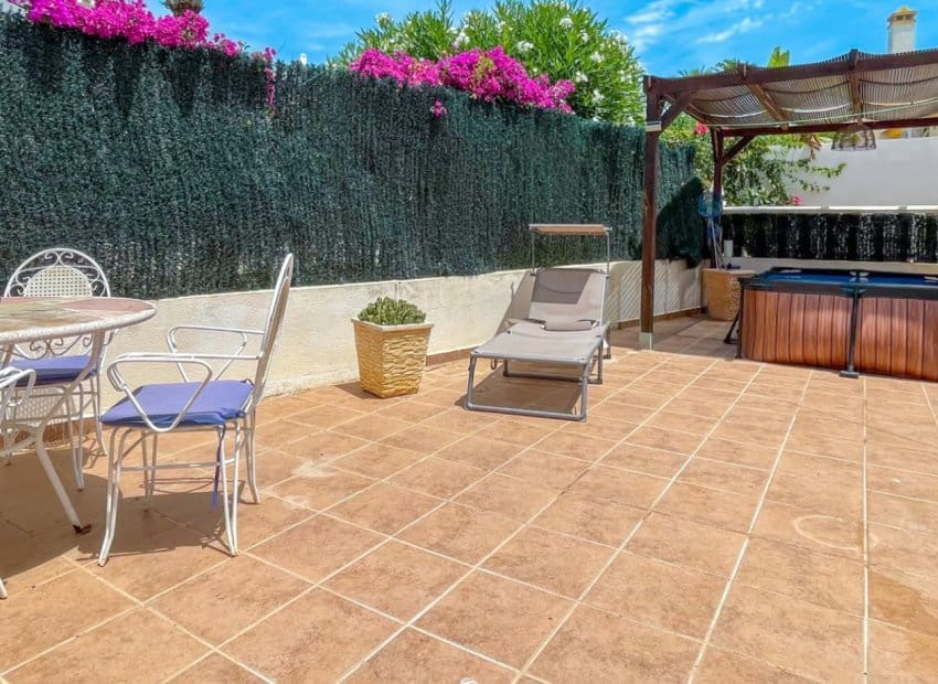 4 quarto Casa em Banda para venda em Orihuela Costa com piscina - 295 000 € (Ref: 9932426)