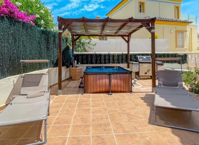4 quarto Casa em Banda para venda em Villamartin, Orihuela com piscina - 295 000 € (Ref: 9932426)