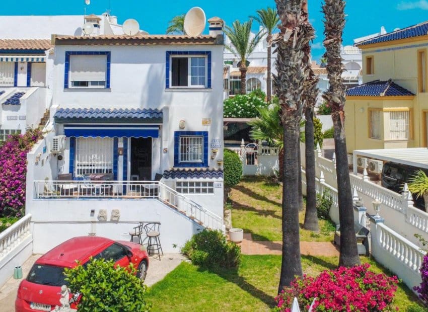 4 quarto Casa em Banda para venda em Orihuela Costa com piscina - 295 000 € (Ref: 9932426)