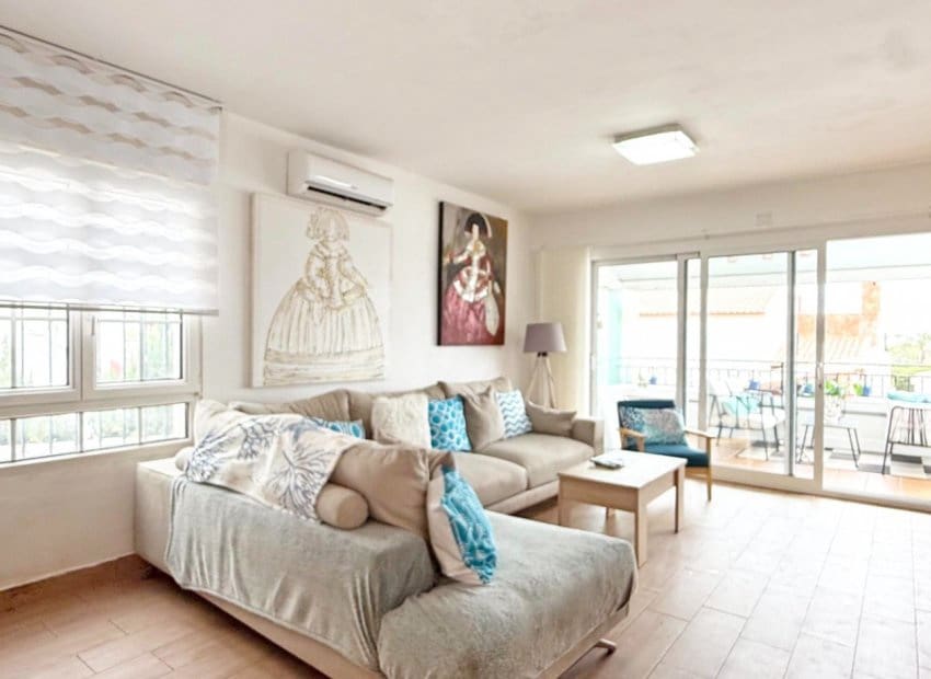3 makuuhuone Huvila myytävänä paikassa Orihuela Costa mukana uima-altaan - 424 900 € (Ref: 9932428)