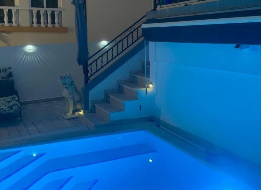3 makuuhuone Huvila myytävänä paikassa Orihuela Costa mukana uima-altaan - 424 900 € (Ref: 9932428)