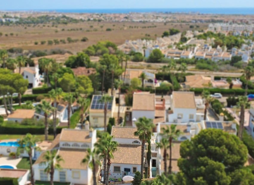 3 makuuhuone Huvila myytävänä paikassa Orihuela Costa mukana uima-altaan - 424 900 € (Ref: 9932428)
