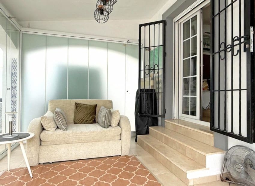 3 makuuhuone Huvila myytävänä paikassa Orihuela Costa mukana uima-altaan - 424 900 € (Ref: 9932428)