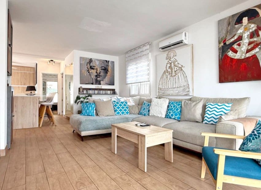 3 makuuhuone Huvila myytävänä paikassa Orihuela Costa mukana uima-altaan - 424 900 € (Ref: 9932428)