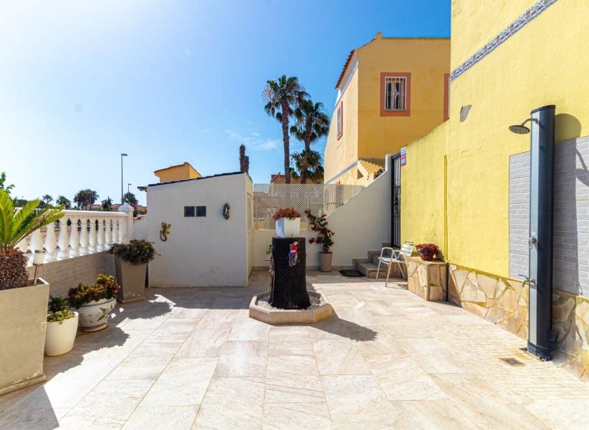 2 soveværelse Byhus til salg i Orihuela Costa med swimmingpool - € 229.000 (Ref: 9932429)