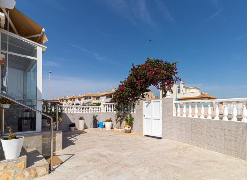 2 soveværelse Byhus til salg i Orihuela Costa med swimmingpool - € 229.000 (Ref: 9932429)