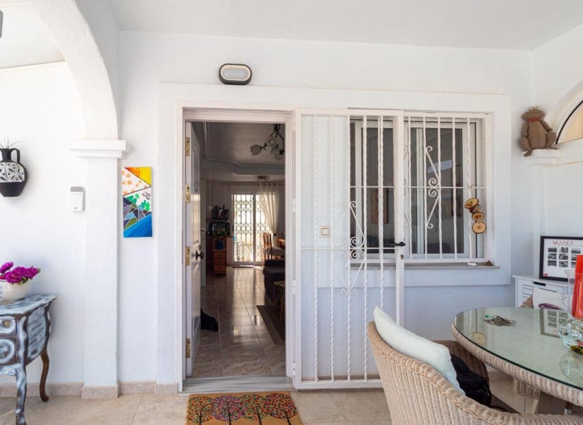 2 soveværelse Byhus til salg i Orihuela Costa med swimmingpool - € 229.000 (Ref: 9932429)