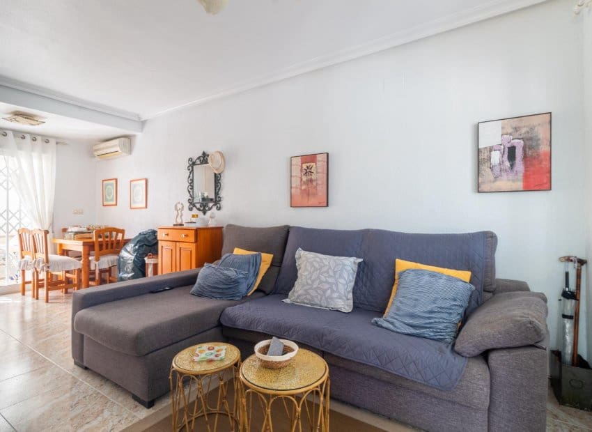 2 soveværelse Byhus til salg i Orihuela Costa med swimmingpool - € 229.000 (Ref: 9932429)
