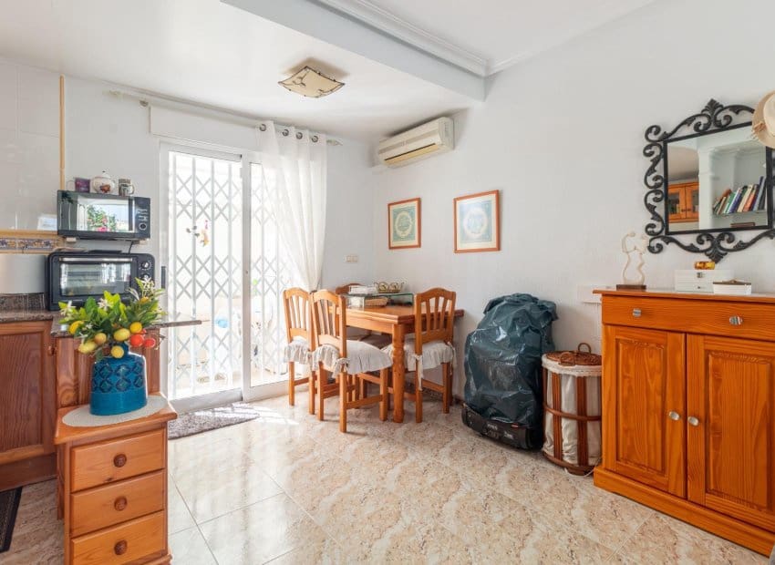 2 soveværelse Byhus til salg i Orihuela Costa med swimmingpool - € 229.000 (Ref: 9932429)