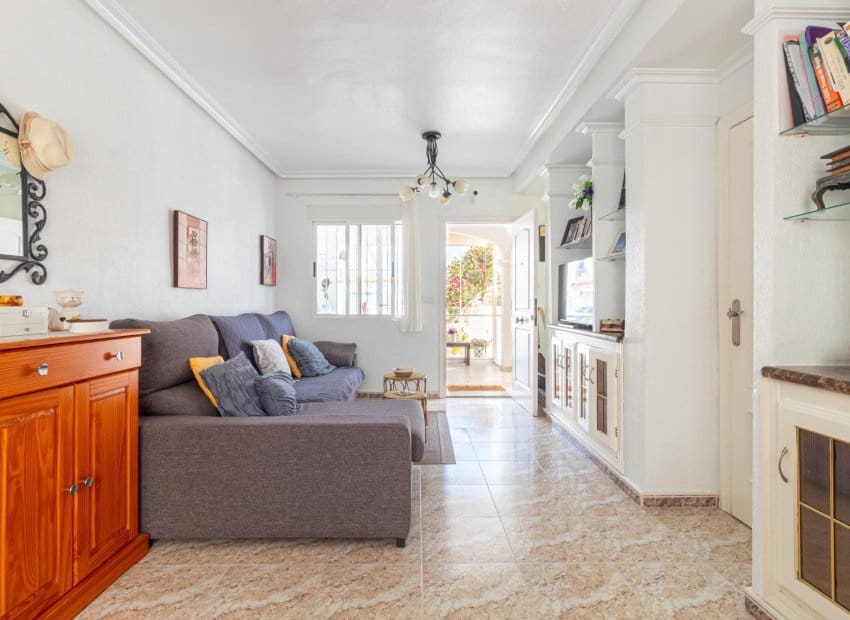 2 soveværelse Byhus til salg i Orihuela Costa med swimmingpool - € 229.000 (Ref: 9932429)