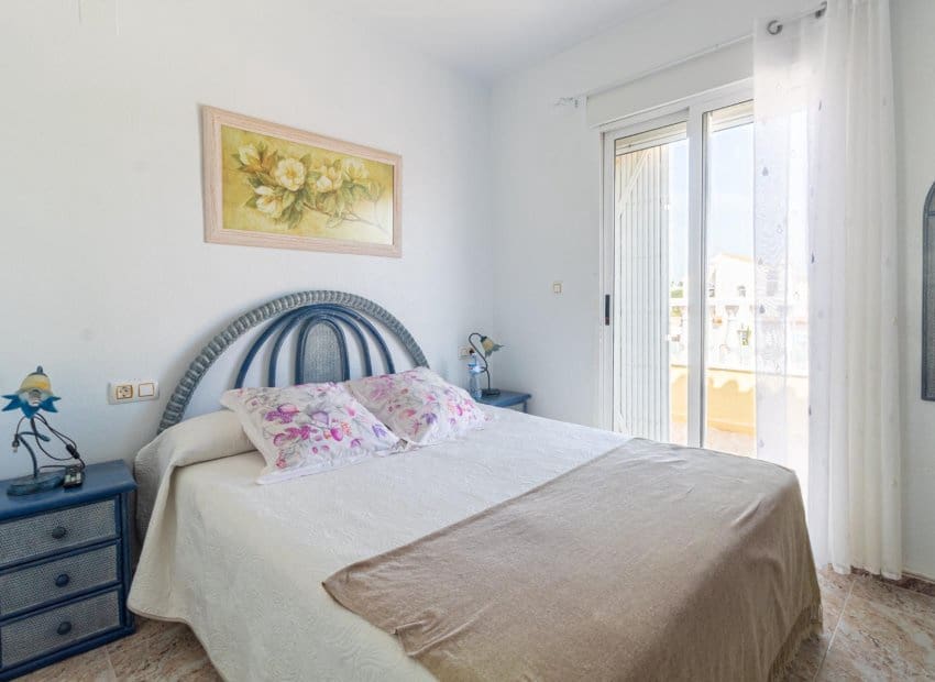 2 soveværelse Byhus til salg i Orihuela Costa med swimmingpool - € 229.000 (Ref: 9932429)
