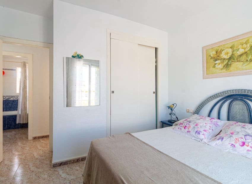2 soveværelse Byhus til salg i Orihuela Costa med swimmingpool - € 229.000 (Ref: 9932429)