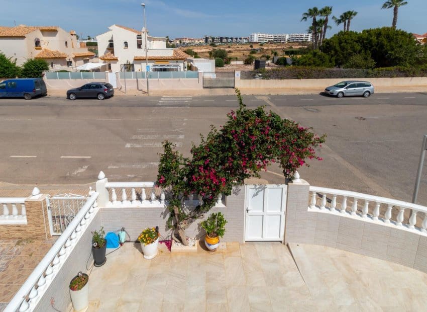 2 soveværelse Byhus til salg i Orihuela Costa med swimmingpool - € 229.000 (Ref: 9932429)