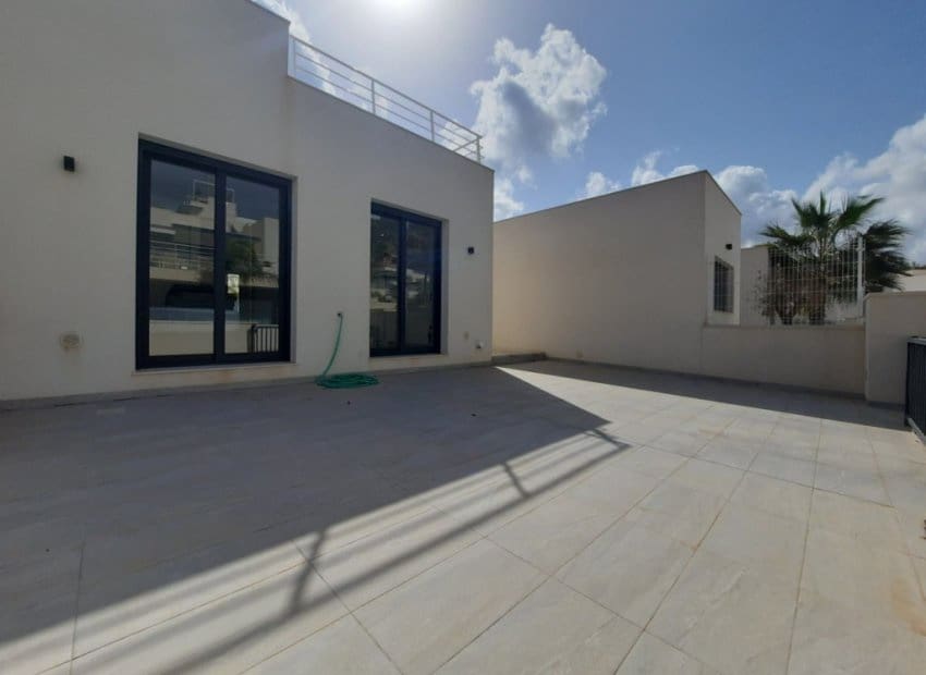 5 soveværelse Villa til salg i San Miguel de Salinas med swimmingpool - € 499.000 (Ref: 9932430)