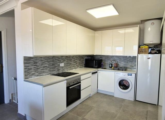 3 makuuhuone Huvila myytävänä paikassa Blue Lagoon mukana uima-altaan - 229 000 € (Ref: 9935139)