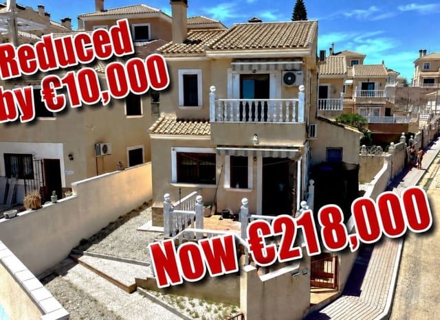 3 soveværelse Villa til salg i Blue Lagoon med swimmingpool - € 218.000 (Ref: 9935139)