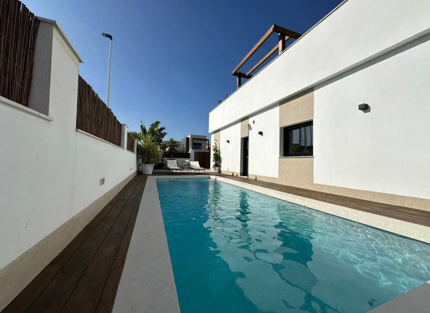 2 bedroom Villa for sale in Santiago de la Ribera with pool - € 444,500 (Ref: 9935142)
