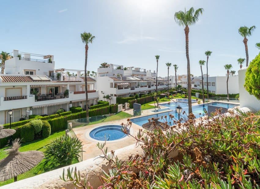 2 bedroom Apartment for sale in Orihuela Costa with pool - € 220,000 (Ref: 9936714)