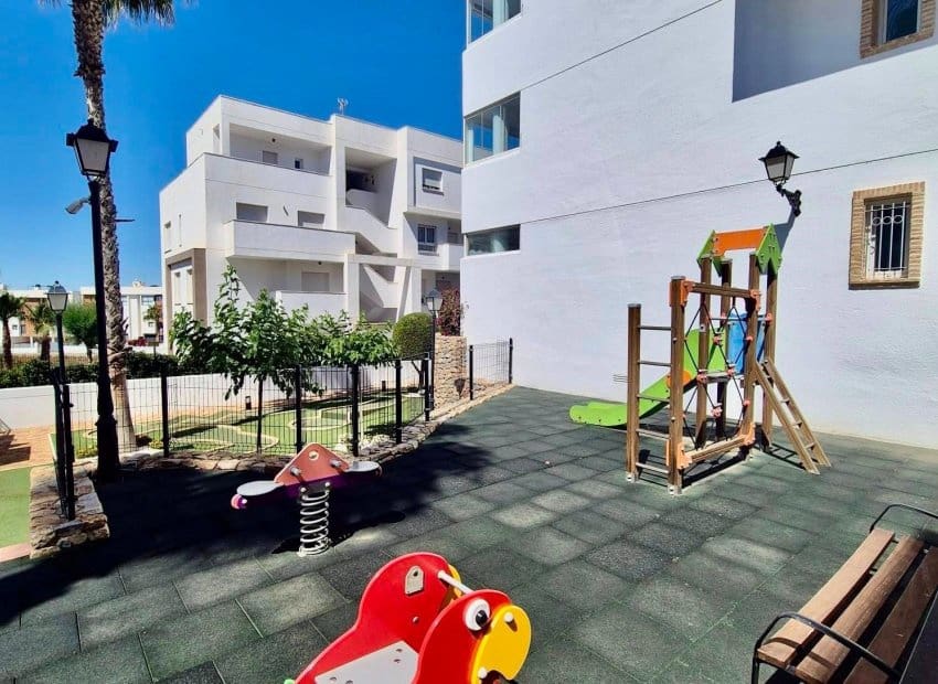 2 bedroom Apartment for sale in Orihuela Costa with pool - € 220,000 (Ref: 9936714)