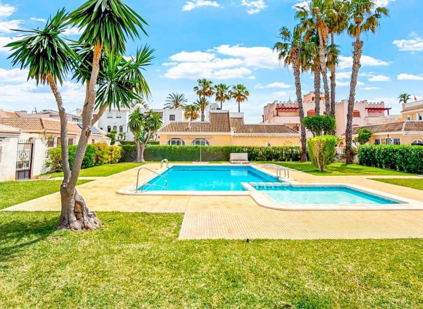2 soveværelse Lejlighed til salg i Los Narejos med swimmingpool - € 220.000 (Ref: 9938920)