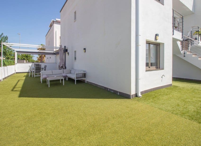 2 Zimmer Apartment zu verkaufen in Torre de la Horadada mit Pool - 293.900 € (Ref: 9944508)
