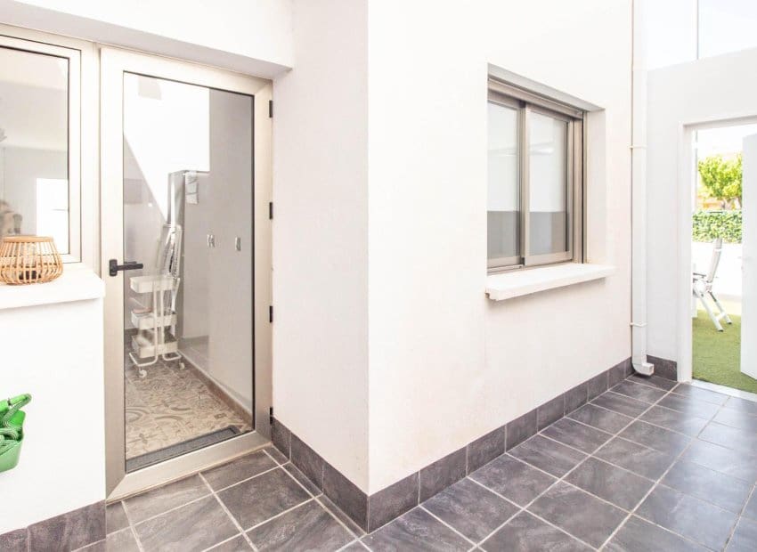 2 Zimmer Apartment zu verkaufen in Torre de la Horadada mit Pool - 293.900 € (Ref: 9944508)