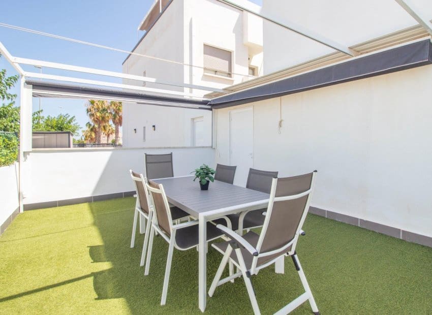 2 Zimmer Apartment zu verkaufen in Torre de la Horadada mit Pool - 293.900 € (Ref: 9944508)