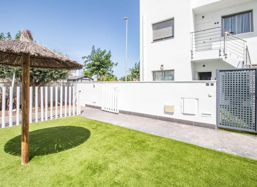 2 Zimmer Apartment zu verkaufen in Torre de la Horadada mit Pool - 293.900 € (Ref: 9944508)