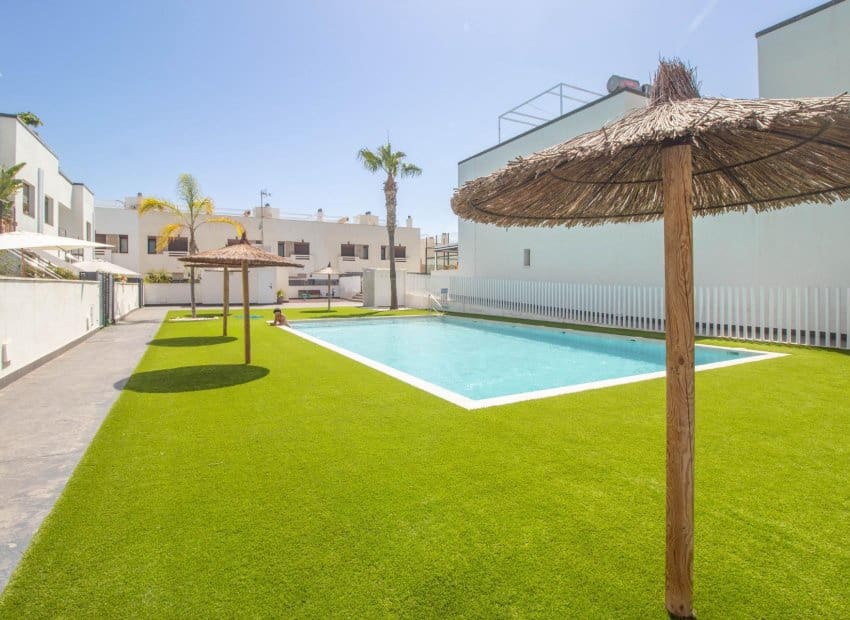 2 Zimmer Apartment zu verkaufen in Torre de la Horadada mit Pool - 293.900 € (Ref: 9944508)