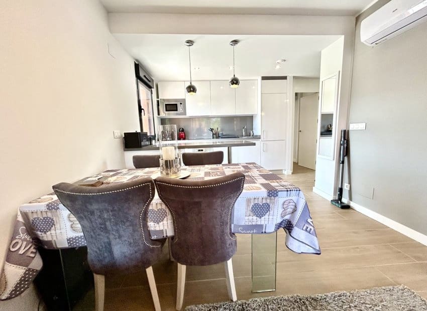 2 soveværelse Lejlighed til salg i Orihuela Costa med swimmingpool - € 260.000 (Ref: 9944510)