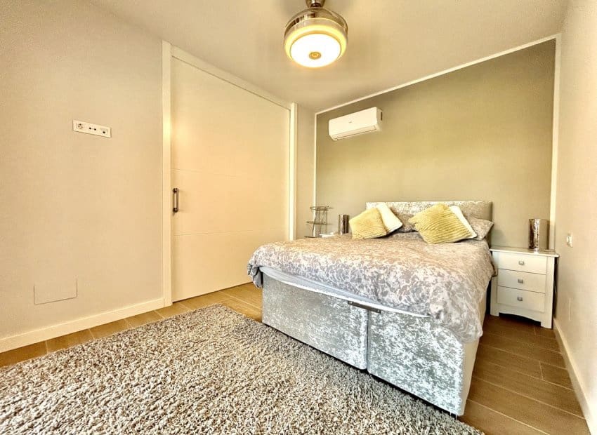 2 soveværelse Lejlighed til salg i Orihuela Costa med swimmingpool - € 260.000 (Ref: 9944510)