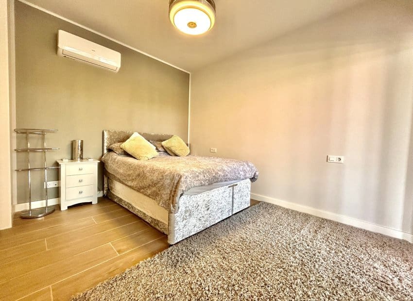 2 soveværelse Lejlighed til salg i Orihuela Costa med swimmingpool - € 260.000 (Ref: 9944510)