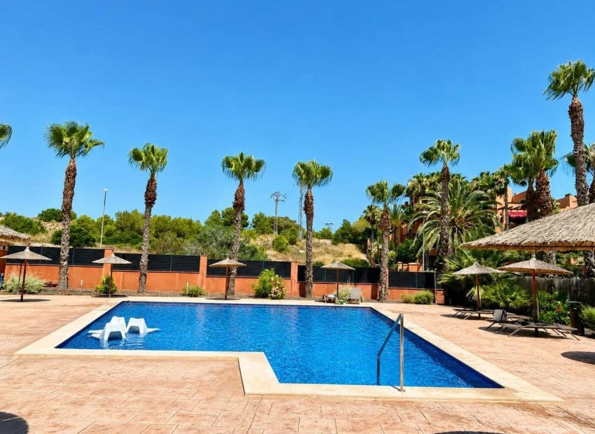 2 soveværelse Lejlighed til salg i Orihuela Costa med swimmingpool - € 260.000 (Ref: 9944510)