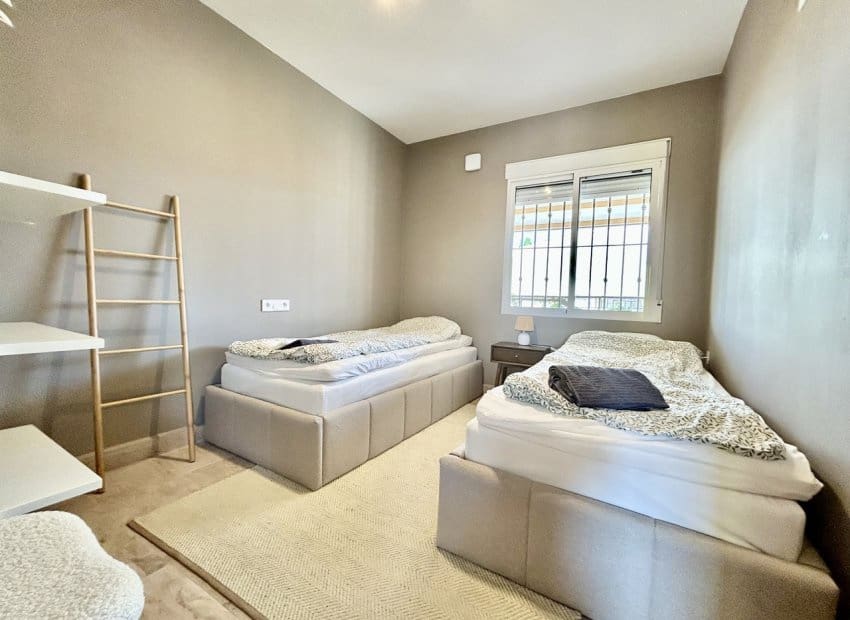5 camera da letto Villa in vendita in La Zenia con piscina - 840.000 € (Rif: 9944513)