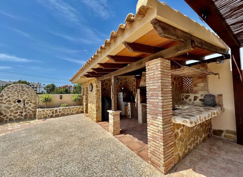 5 camera da letto Villa in vendita in La Zenia con piscina - 840.000 € (Rif: 9944513)