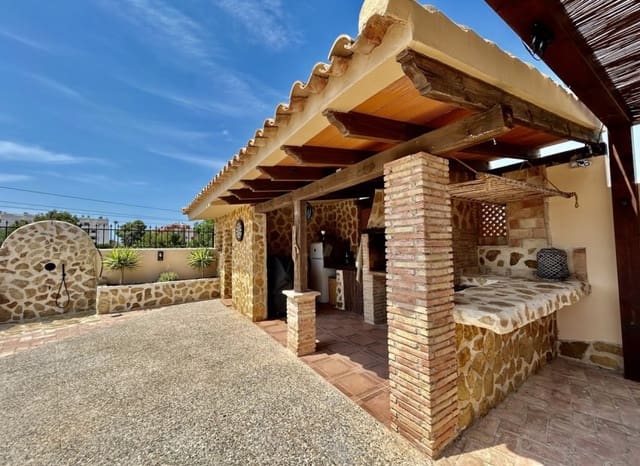 5 camera da letto Villa in vendita in La Zenia, Orihuela con piscina - 840.000 € (Rif: 9944513)