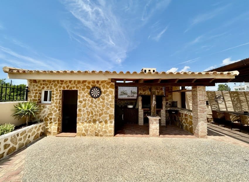 5 camera da letto Villa in vendita in La Zenia con piscina - 840.000 € (Rif: 9944513)
