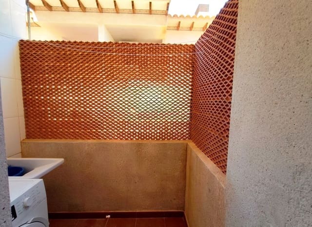 2 soverom Leilighet til salgs i Villamartin, Orihuela med svømmebasseng - € 140 000 (Ref: 9944514)