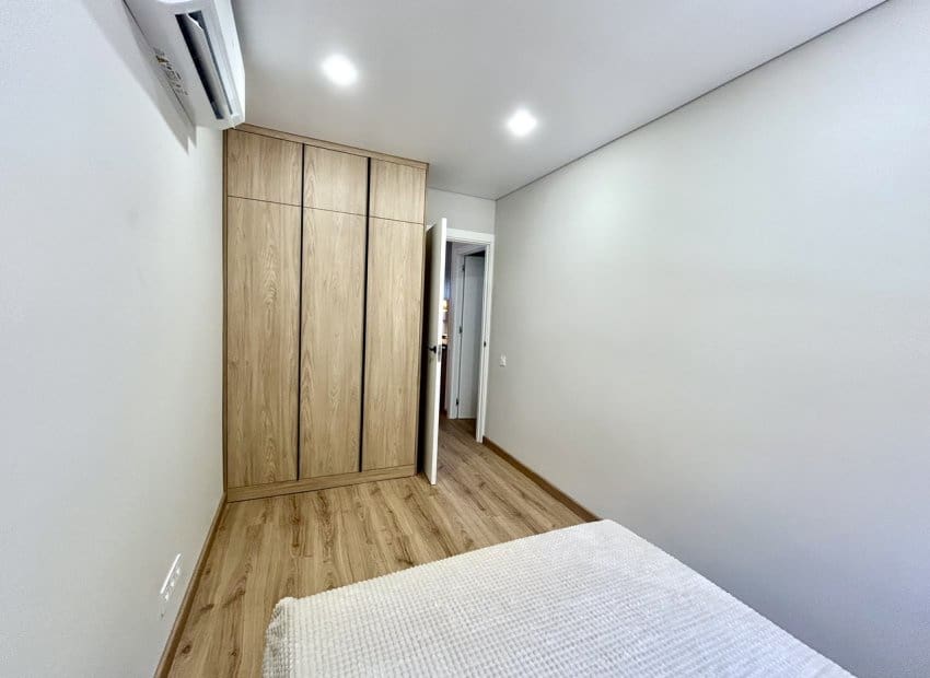2 bedroom Apartment for sale in La Veleta - € 265,000 (Ref: 9944515)