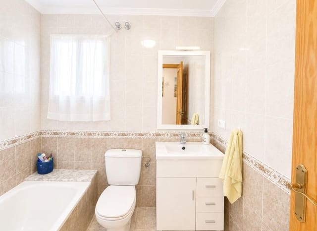 2 Zimmer Apartment zu verkaufen in Las Piscinas Naturales, Torrevieja - 149.000 € (Ref: 9944516)