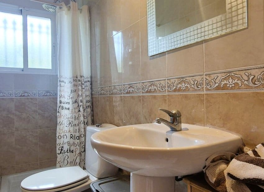 4 soveværelse Villa til salg i Villamartin med swimmingpool - € 399.995 (Ref: 9944518)