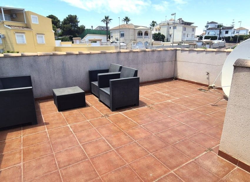4 soveværelse Villa til salg i Villamartin med swimmingpool - € 399.995 (Ref: 9944518)