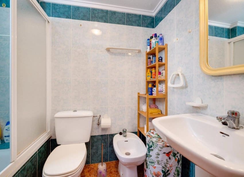 2 soveværelse Lejlighed til salg i Torrevieja med swimmingpool - € 129.969 (Ref: 9944519)