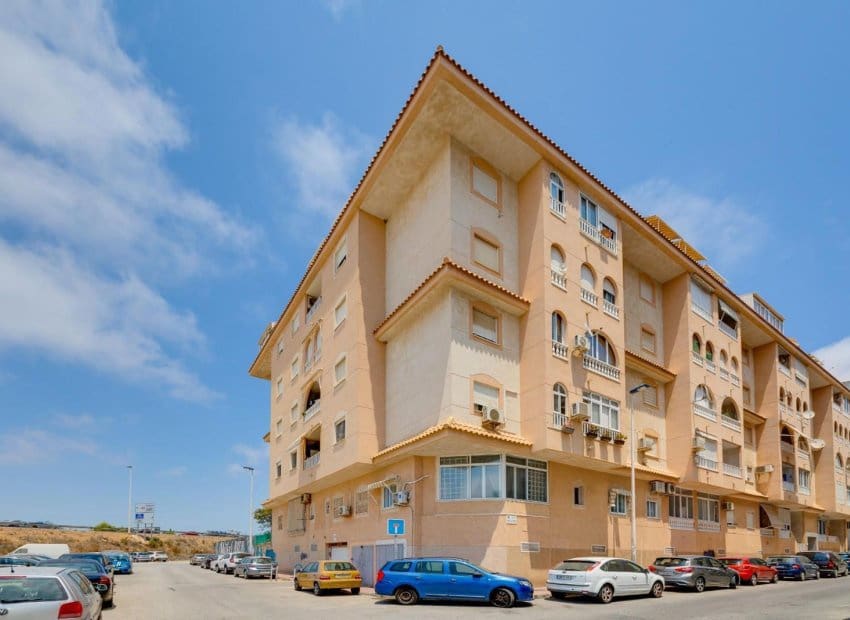 2 soveværelse Lejlighed til salg i Torrevieja med swimmingpool - € 129.969 (Ref: 9944519)