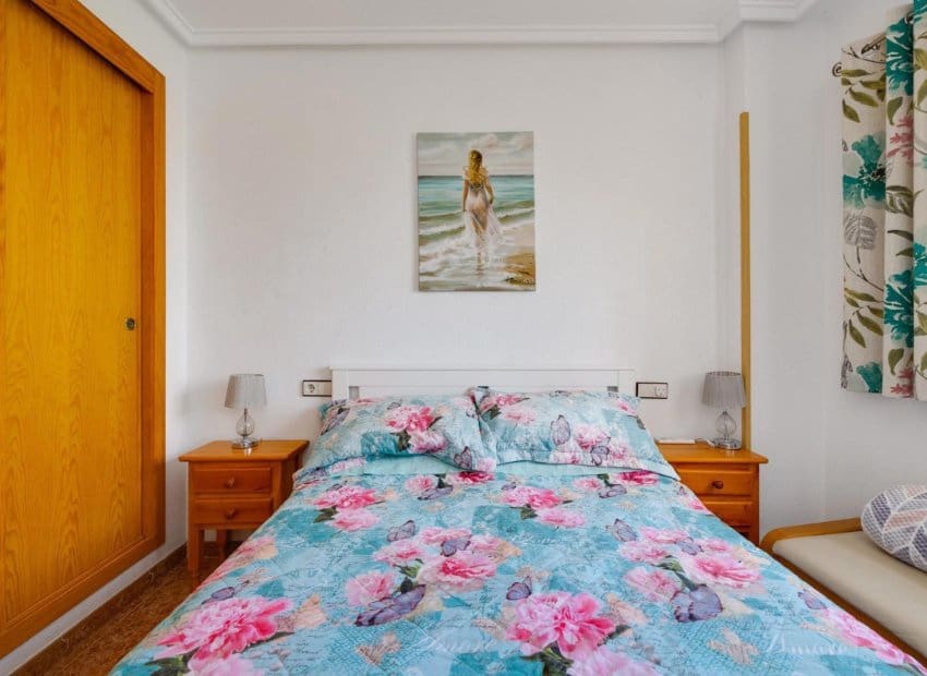 2 soveværelse Lejlighed til salg i Torrevieja med swimmingpool - € 129.969 (Ref: 9944519)