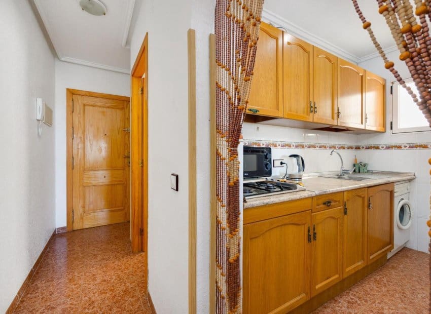 2 soveværelse Lejlighed til salg i Torrevieja med swimmingpool - € 129.969 (Ref: 9944519)