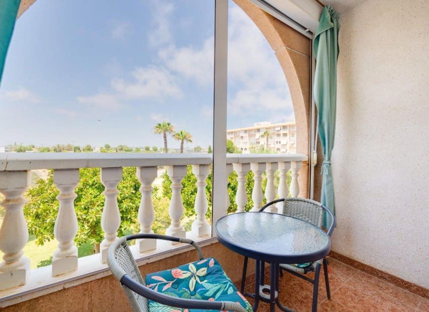 2 soveværelse Lejlighed til salg i Torrevieja med swimmingpool - € 129.969 (Ref: 9944519)