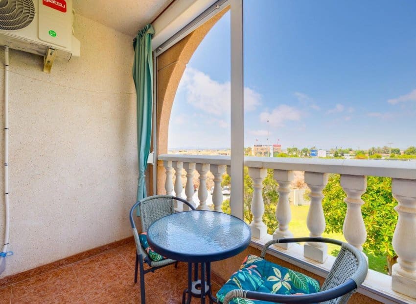 2 soveværelse Lejlighed til salg i Torrevieja med swimmingpool - € 129.969 (Ref: 9944519)